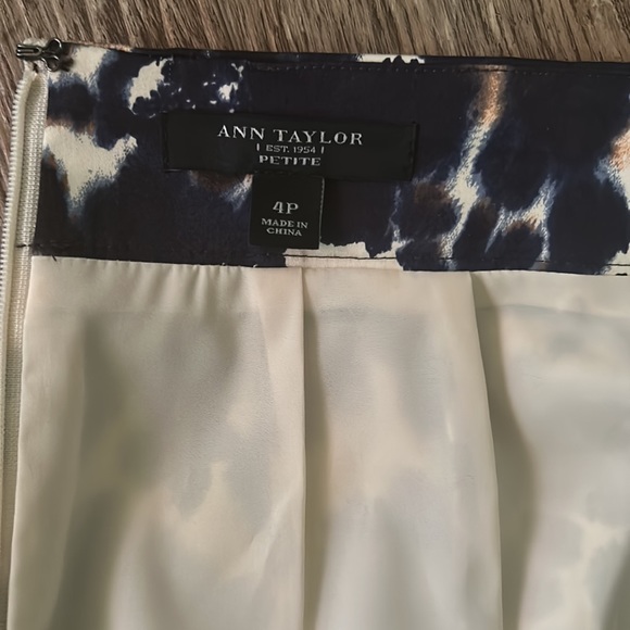 Anne Taylor sandal print skirt - Picture 4 of 4